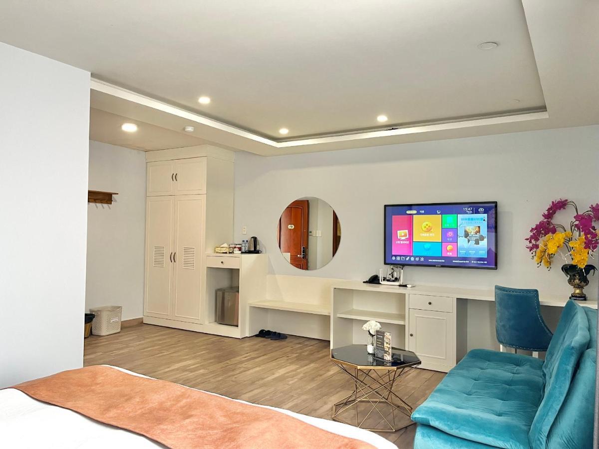 Ballantine Hotel Ho Chi Minh-stad Buitenkant foto